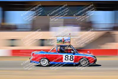 media/Sep-29-2024-24 Hours of Lemons (Sun) [[6a7c256ce3]]/StartFinish (245p-330p)/